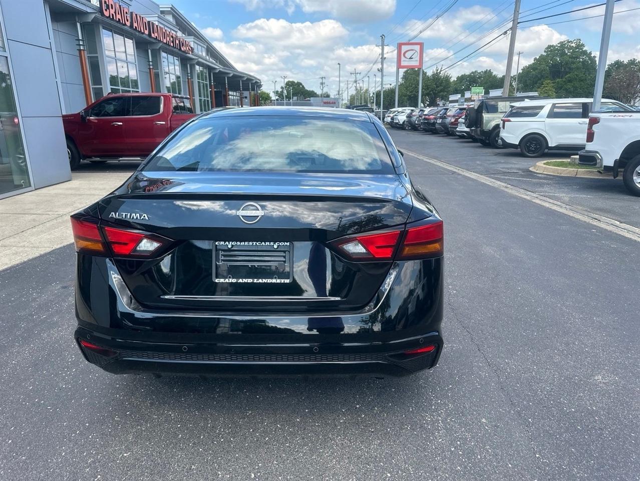 Nissan Altima  2023