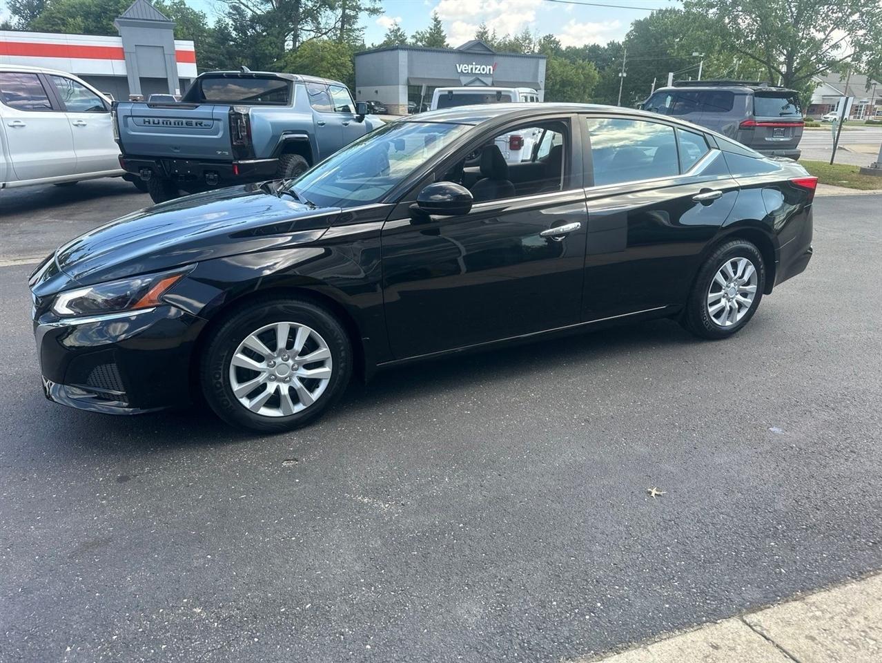 Nissan Altima  2023