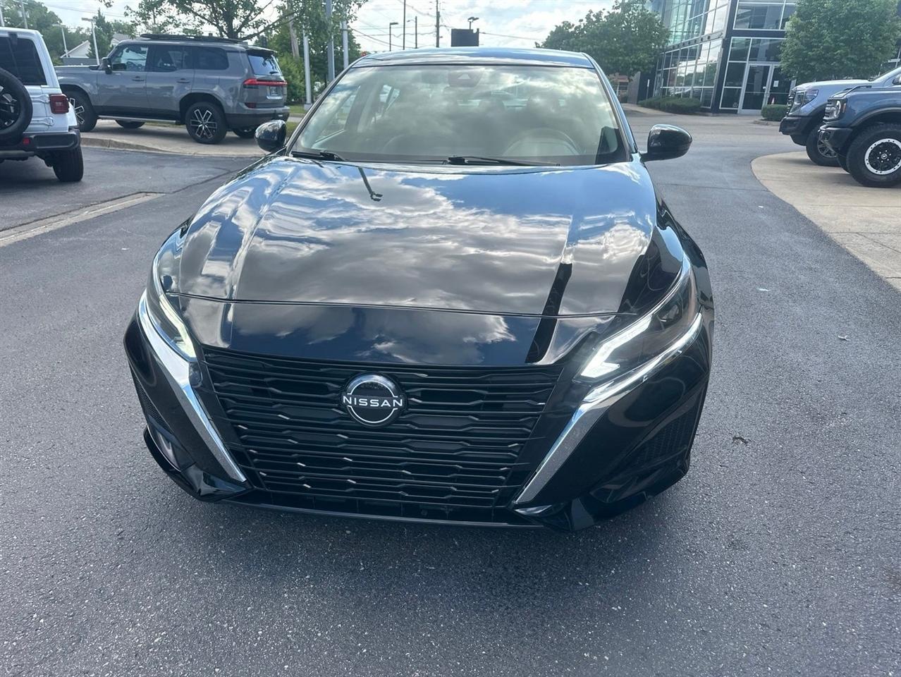 Nissan Altima  2023