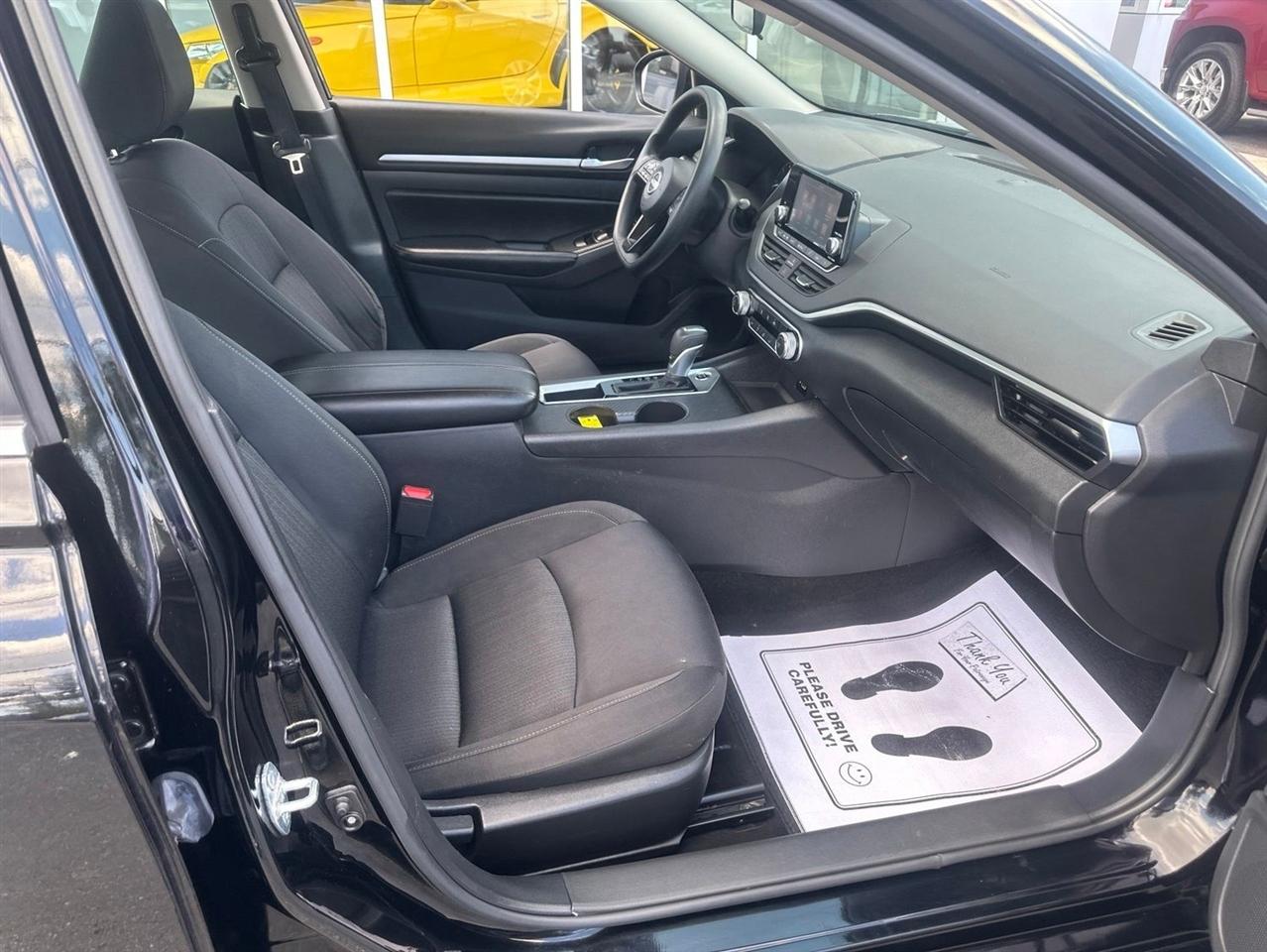 Nissan Altima  2023