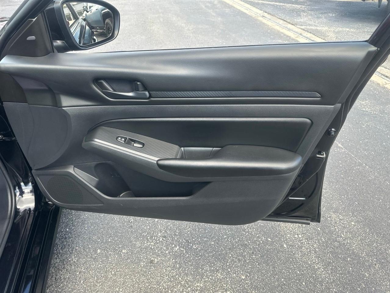 Nissan Altima  2023