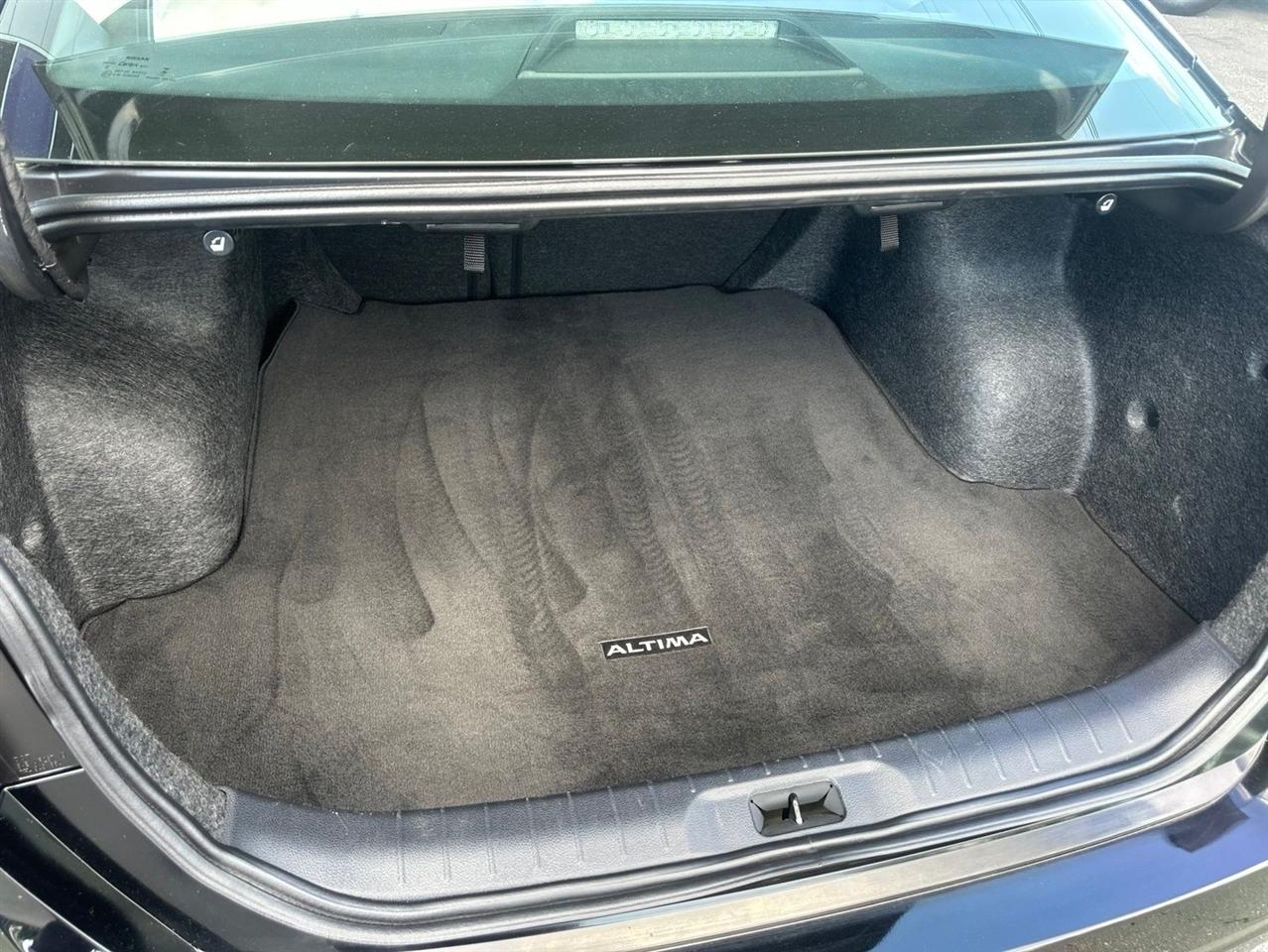 Nissan Altima  2023