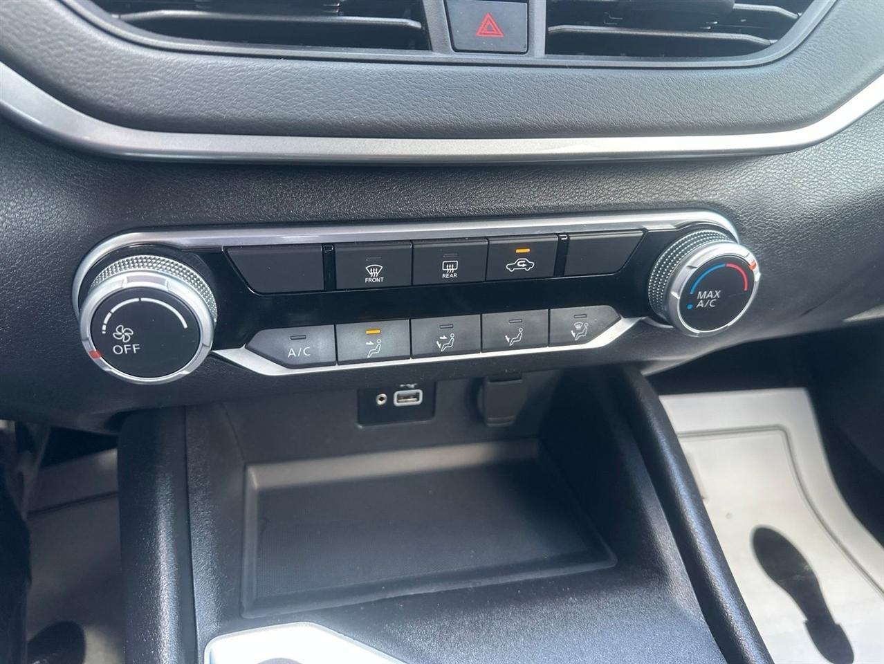 Nissan Altima  2023