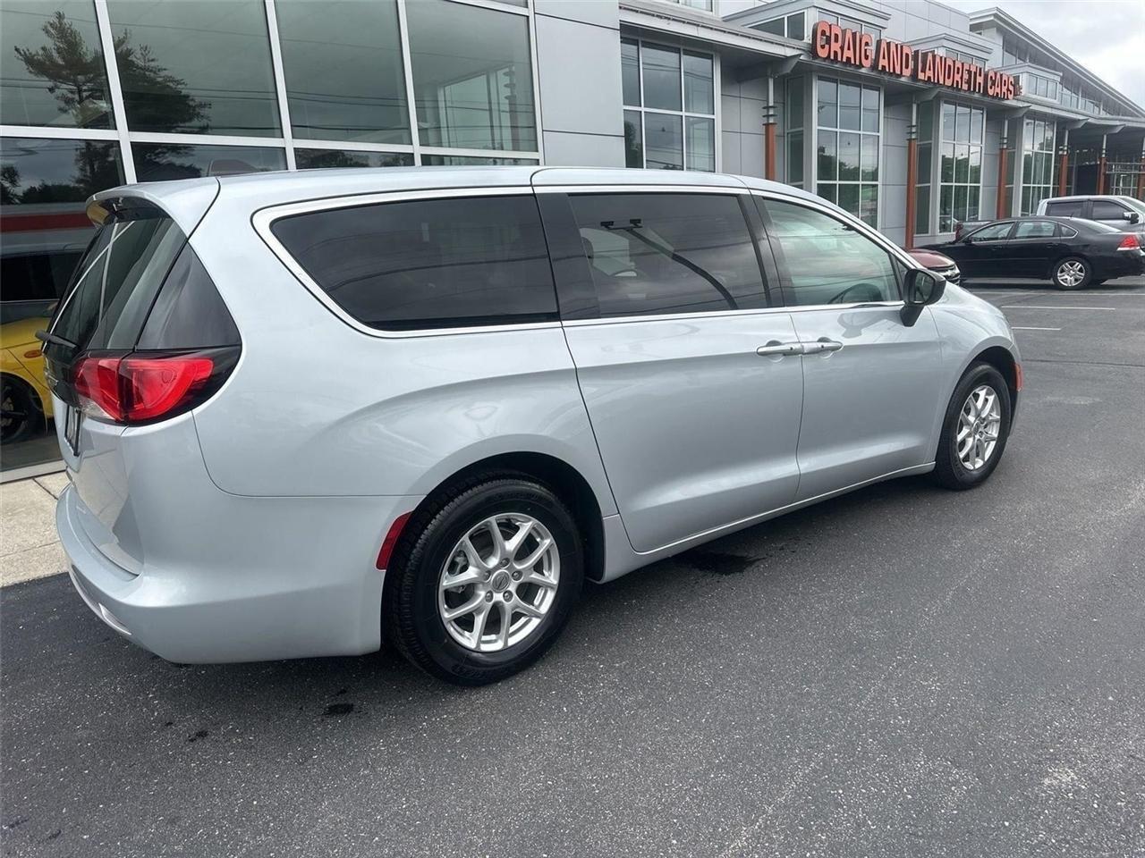 Chrysler Voyager  2024