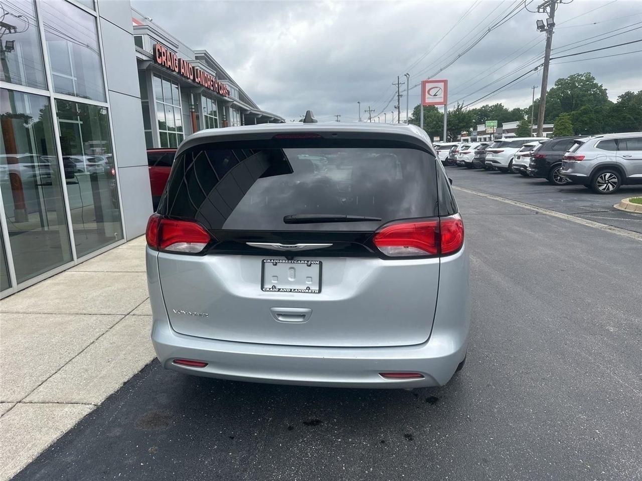 Chrysler Voyager  2024