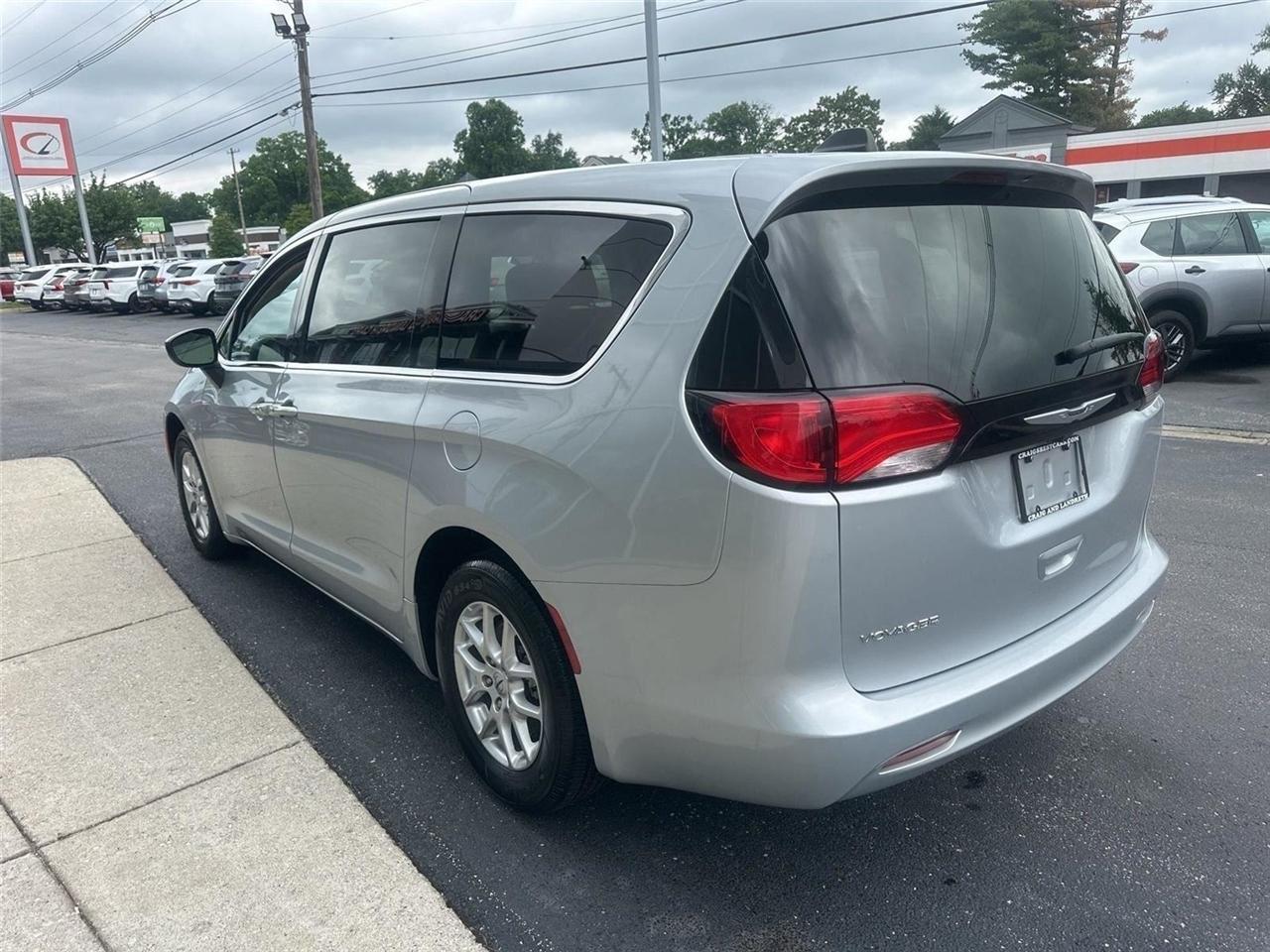Chrysler Voyager  2024
