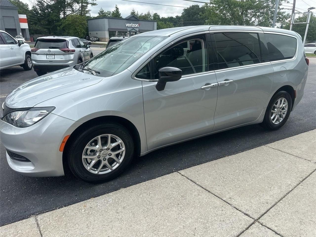 Chrysler Voyager  2024