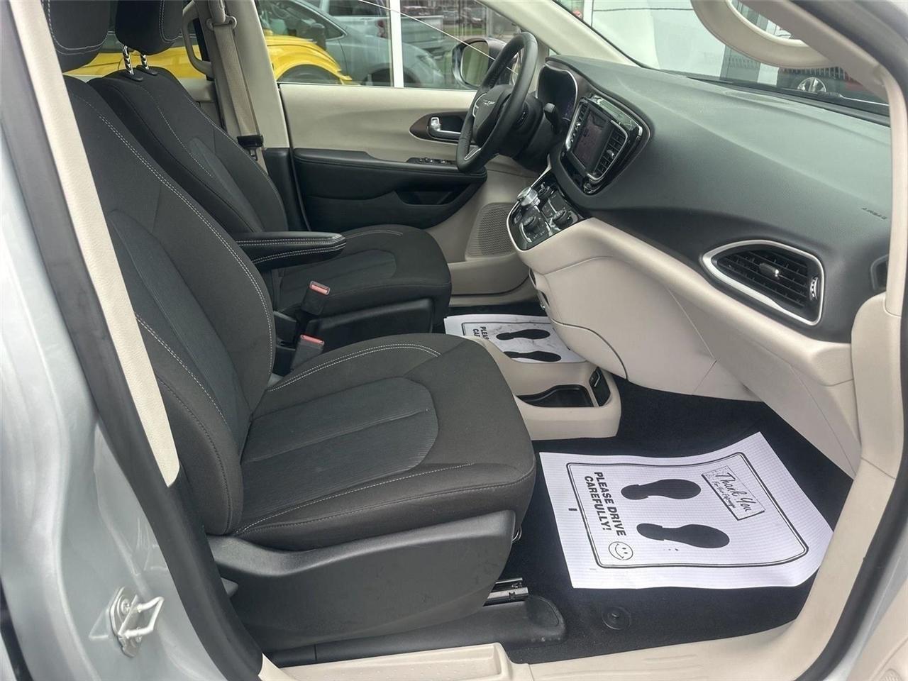 Chrysler Voyager  2024