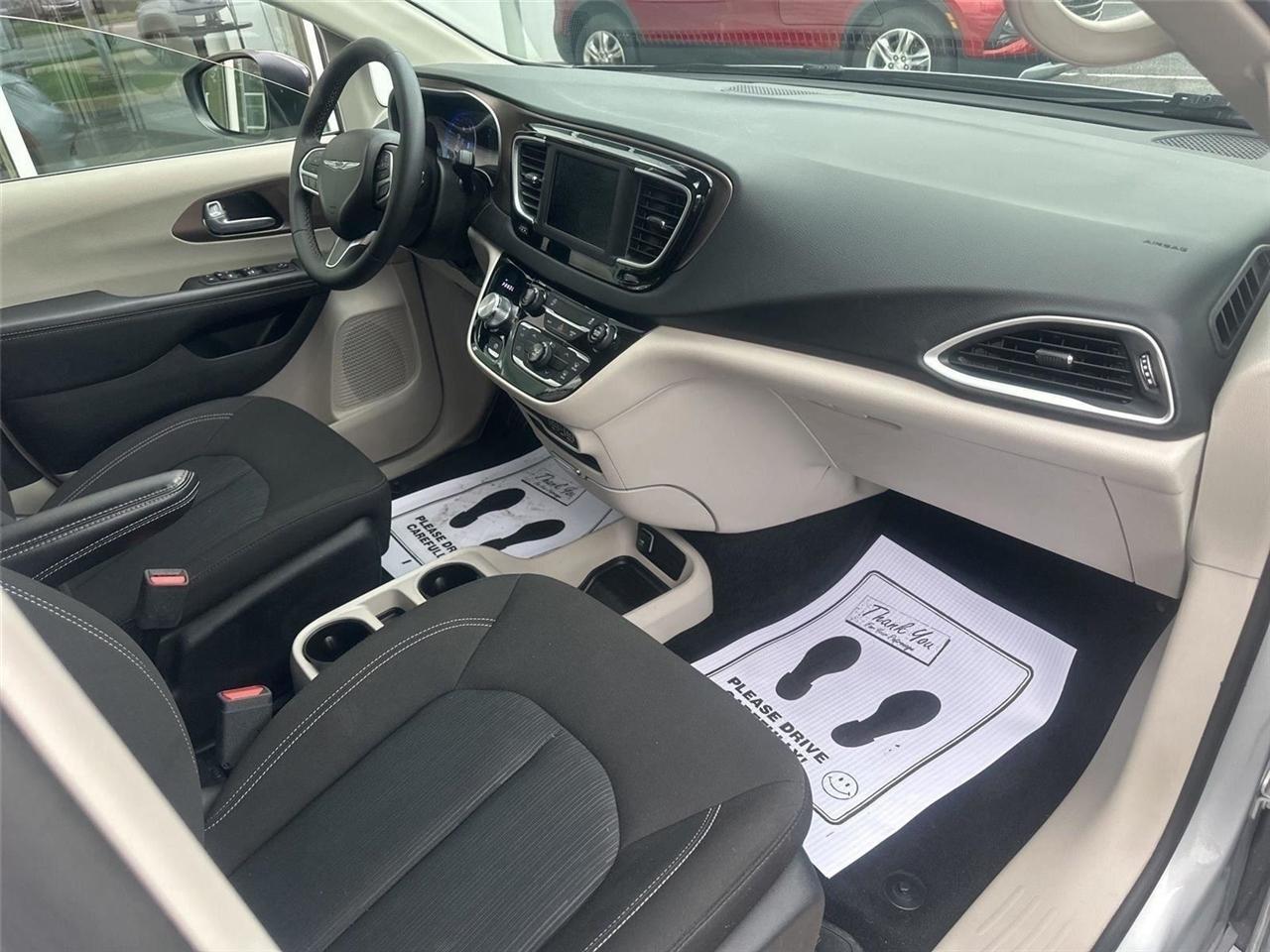 Chrysler Voyager  2024