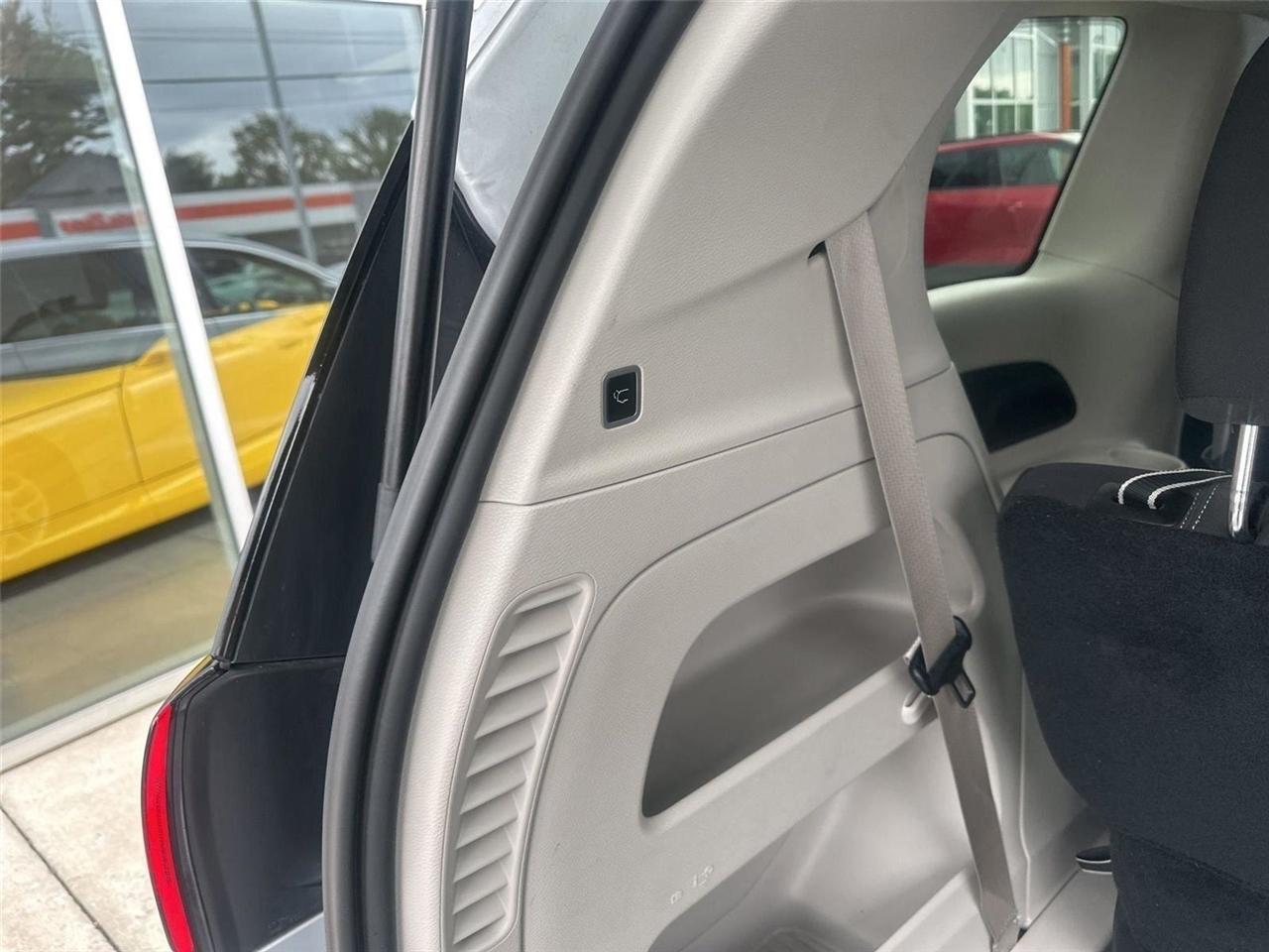 Chrysler Voyager  2024