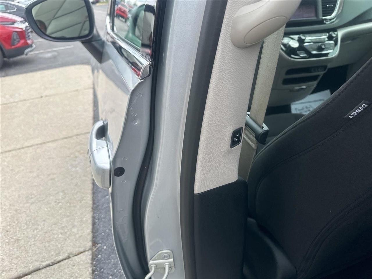 Chrysler Voyager  2024
