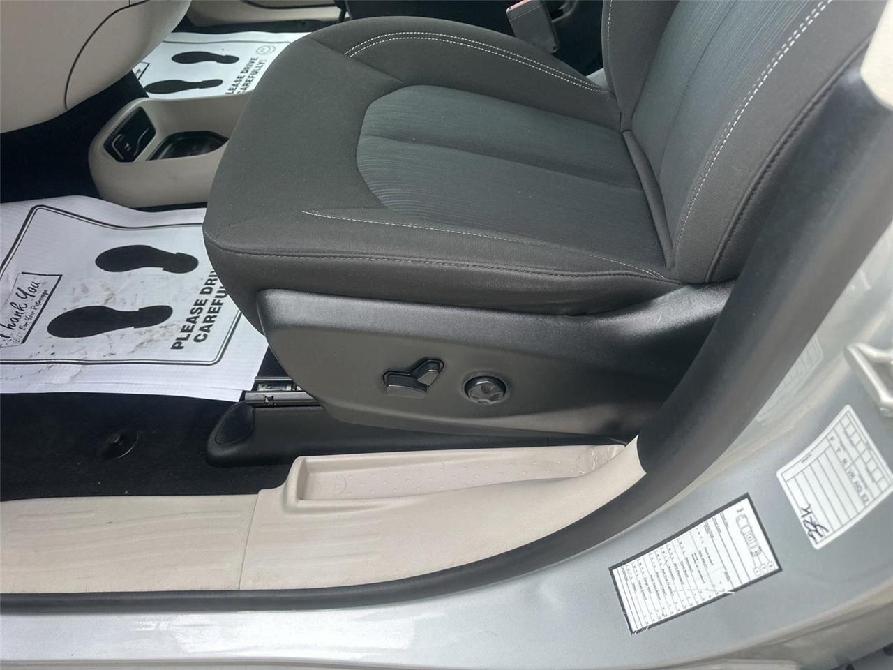Chrysler Voyager  2024