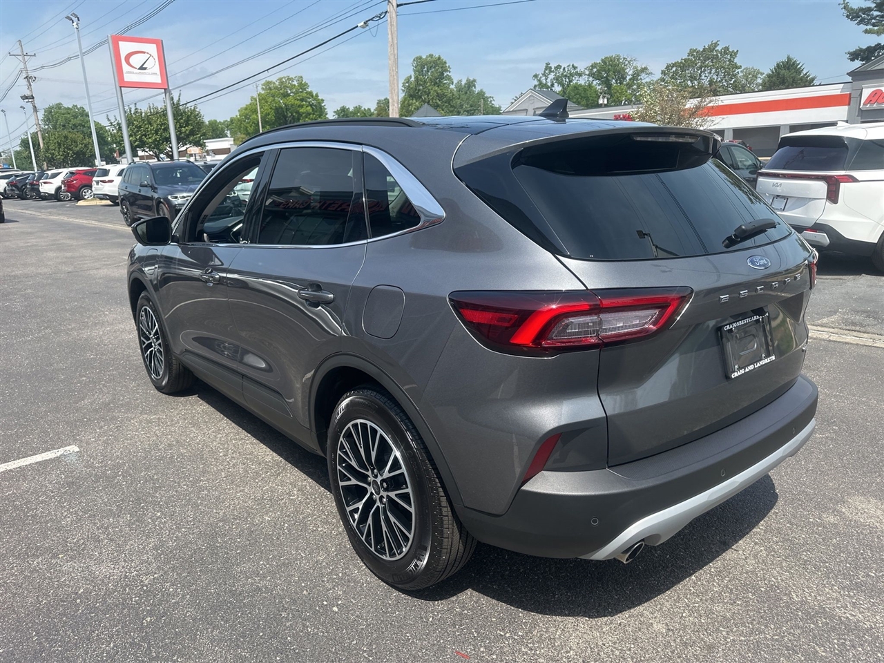 Ford Escape Plug-in Hybrid  2025