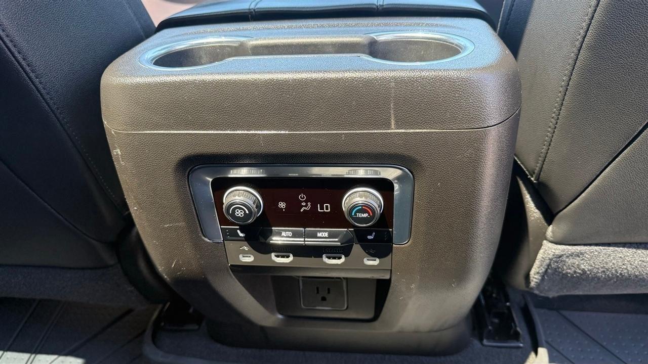 Chevrolet Tahoe  2021
