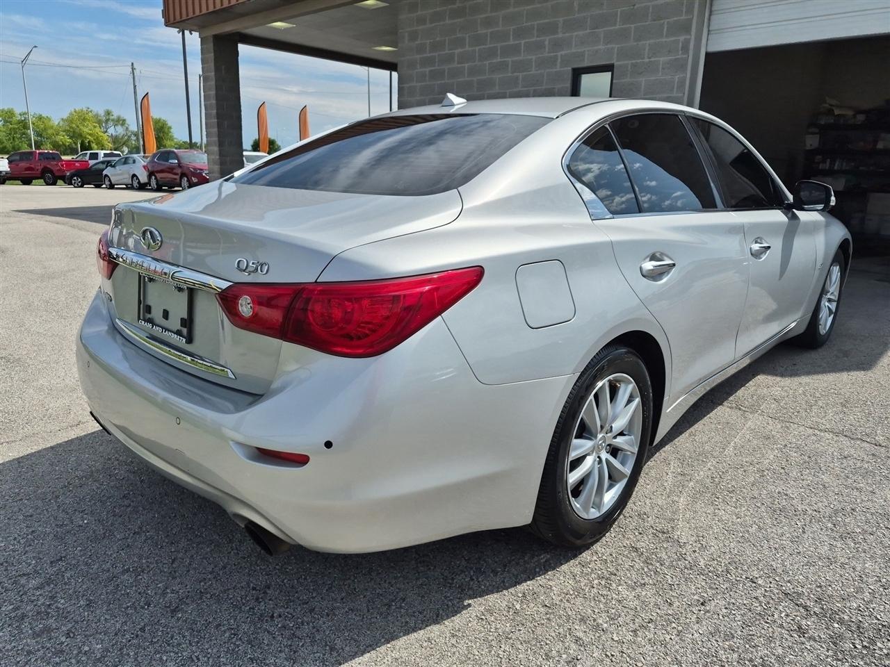 Infiniti Q50  2015