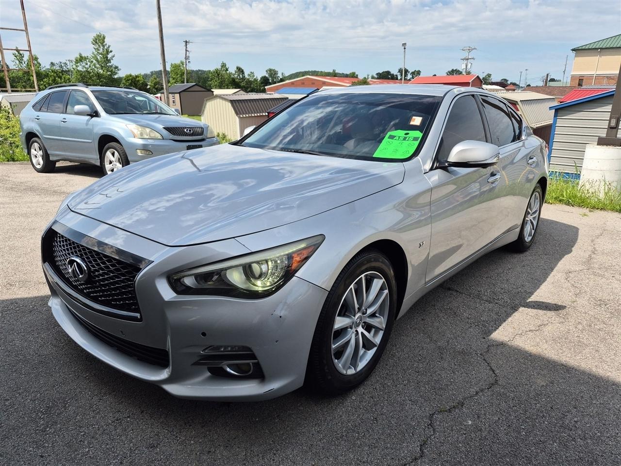 Infiniti Q50  2015