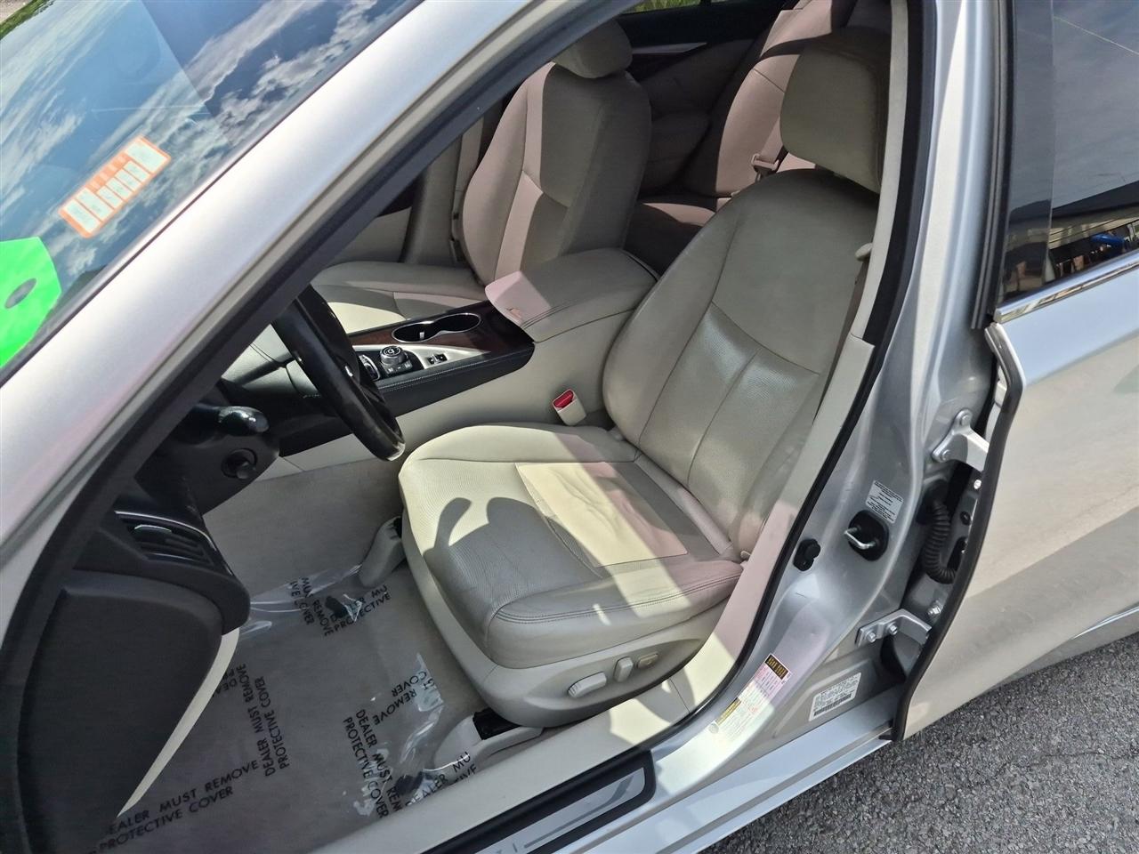 Infiniti Q50  2015