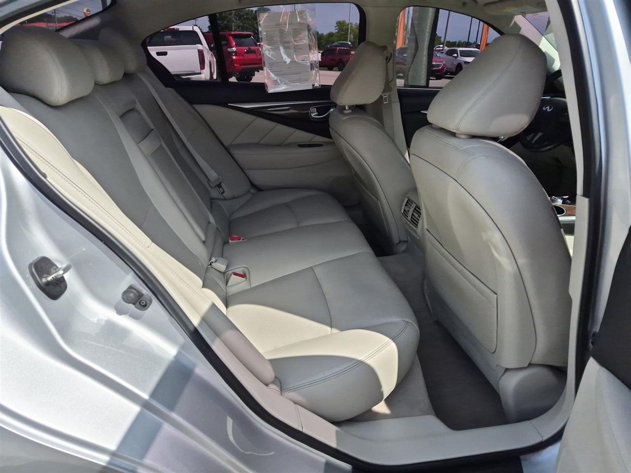 Infiniti Q50  2015