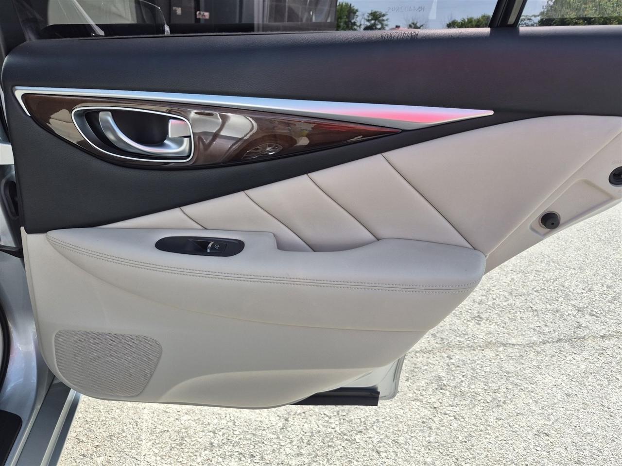 Infiniti Q50  2015