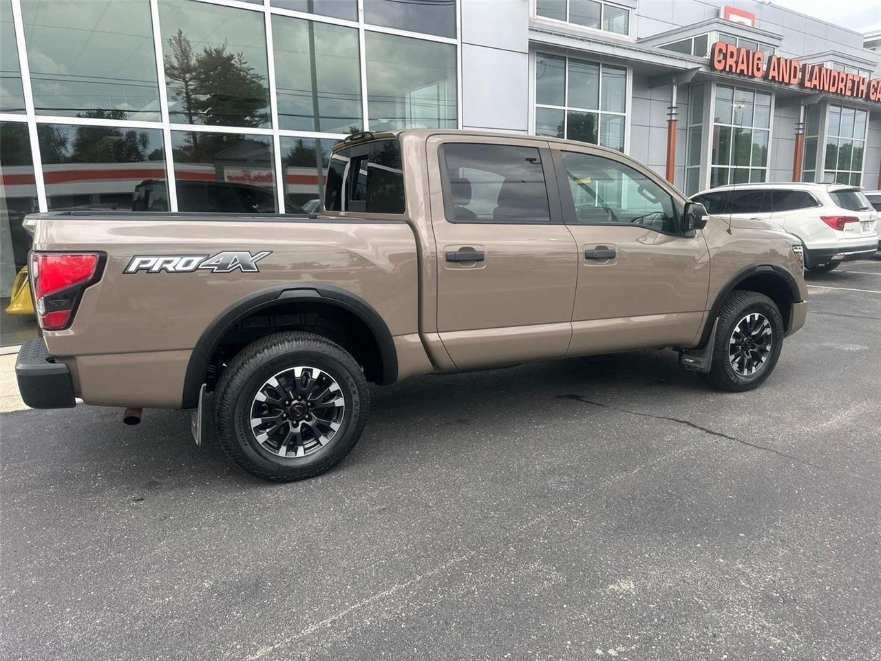 Nissan Titan  2021