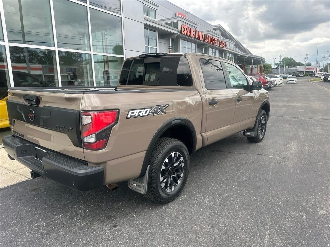 Nissan Titan  2021