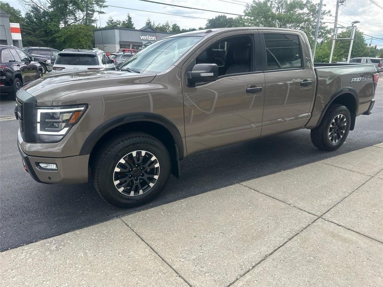 Nissan Titan  2021