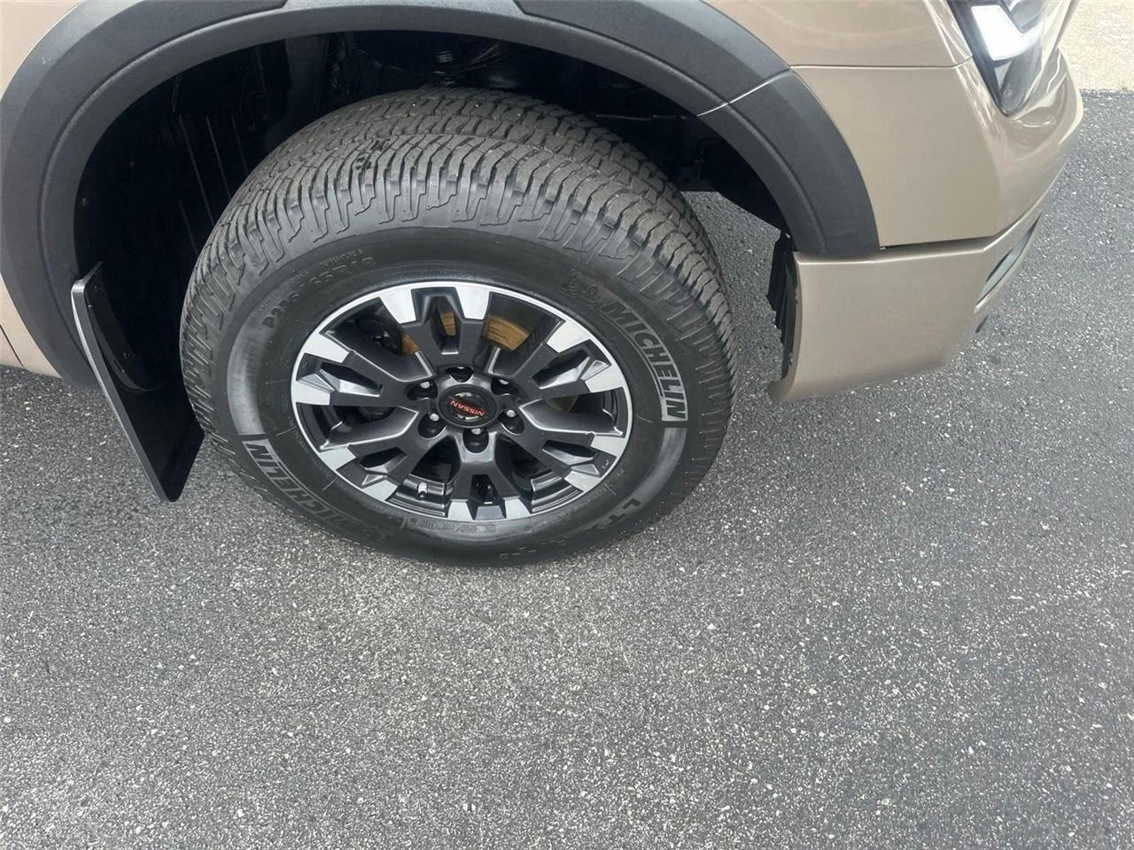 Nissan Titan  2021