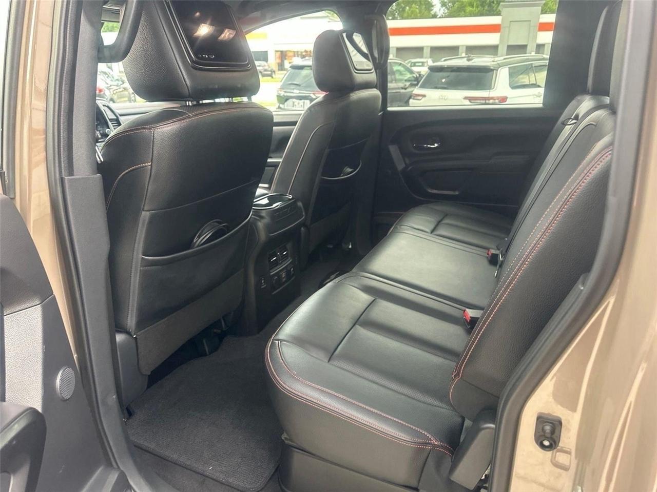 Nissan Titan  2021
