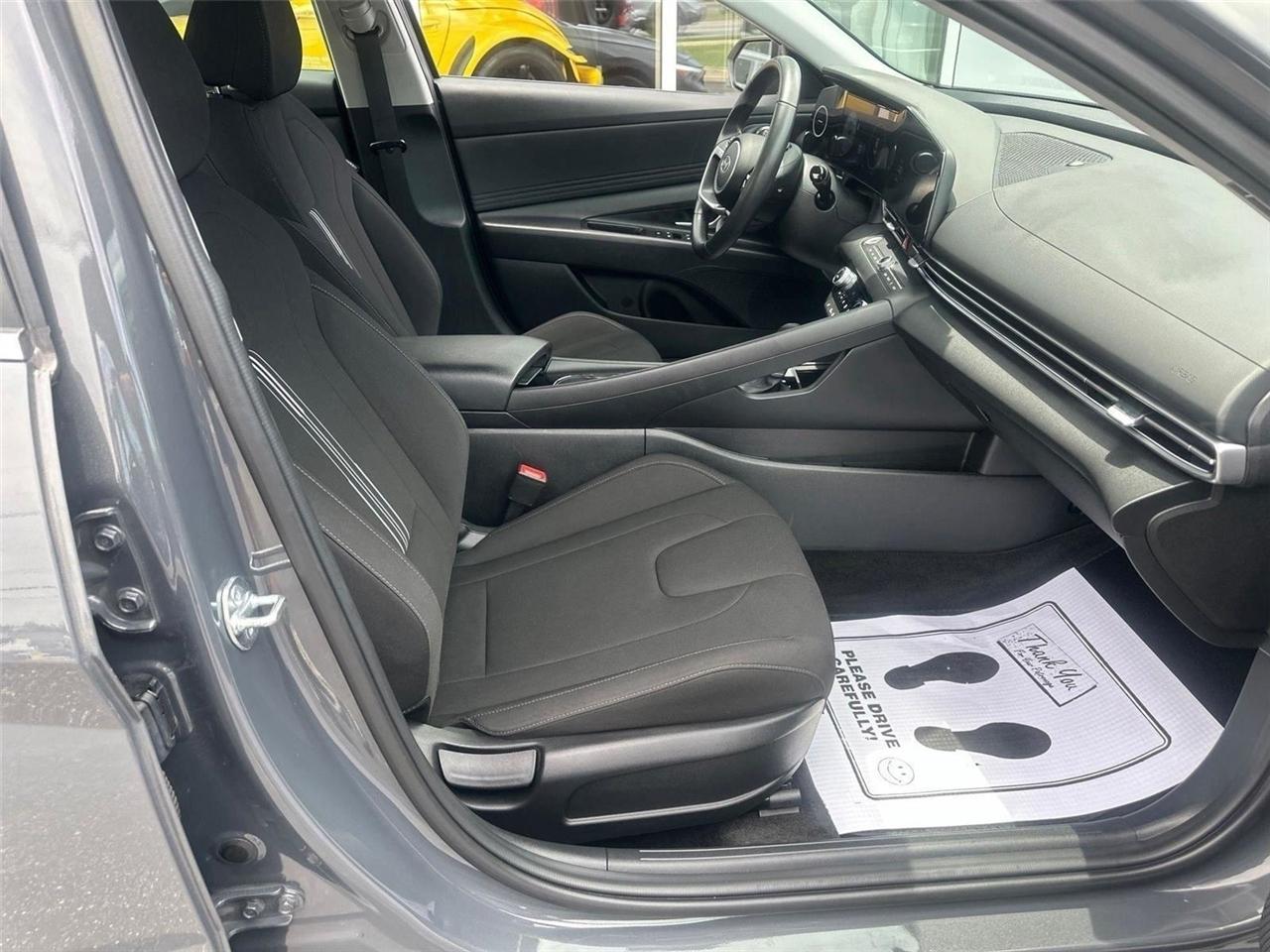 Hyundai Elantra  2025