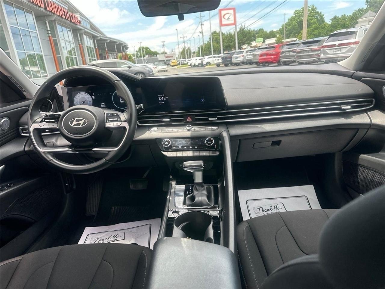 Hyundai Elantra  2025