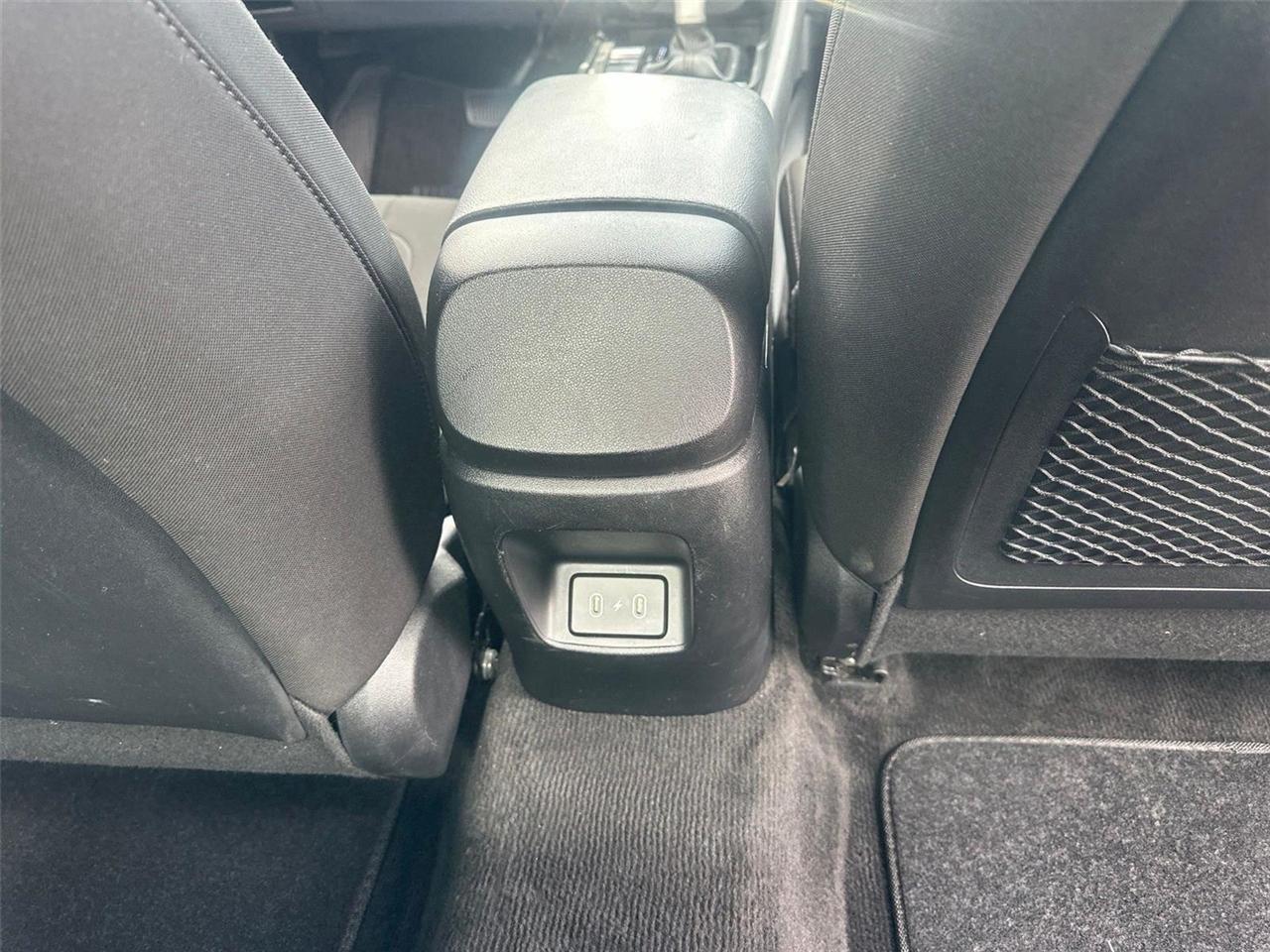 Hyundai Elantra  2025