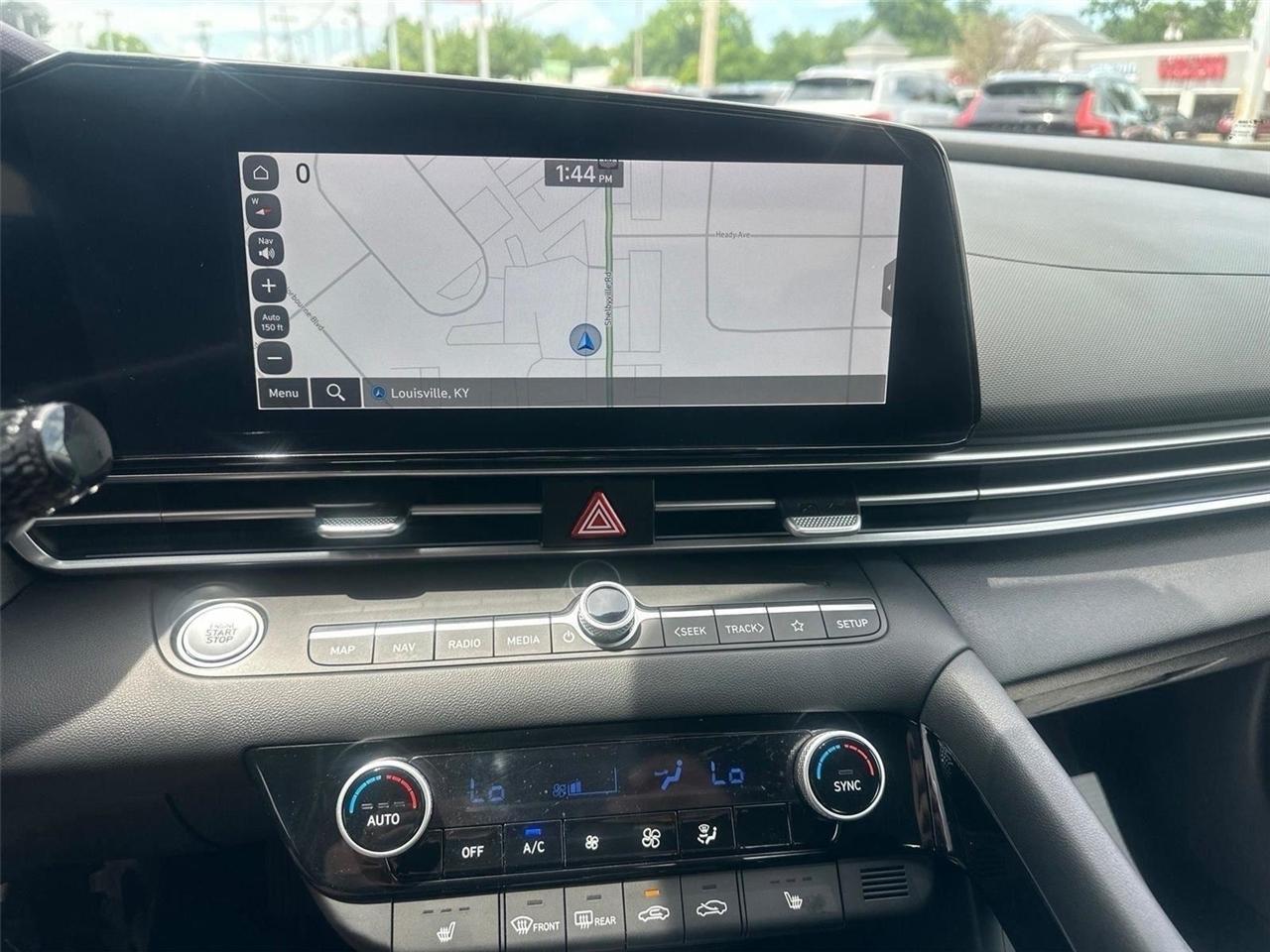 Hyundai Elantra  2025