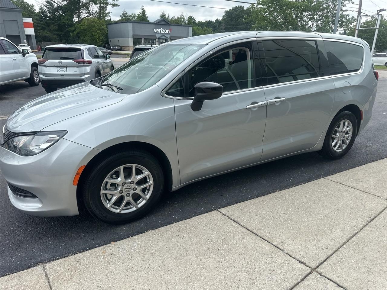 Chrysler Voyager  2024