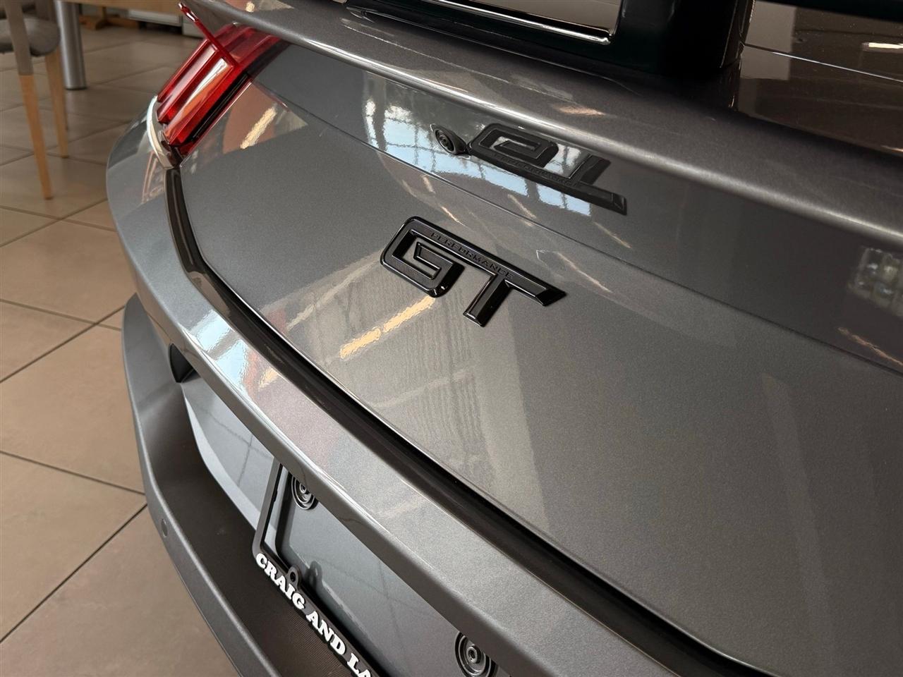 Ford Mustang  2025