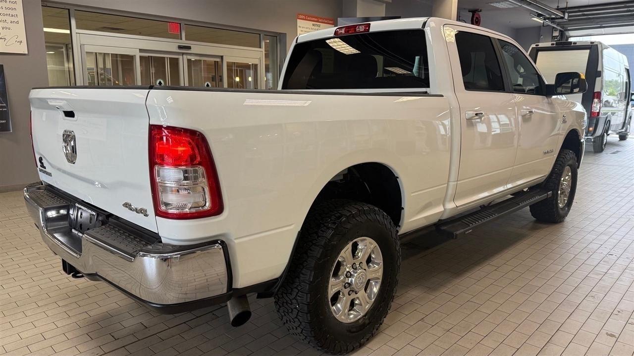 RAM 3500 Big Horn Crew Cab SWB 4WD 2022