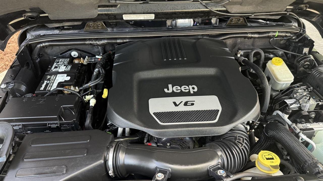 Jeep Wrangler Sahara 4WD 2014