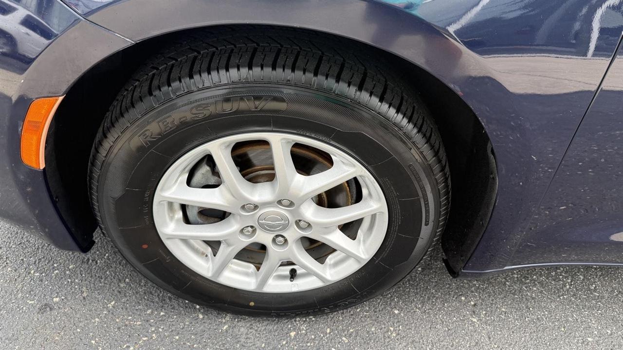 Chrysler Pacifica LX 2017