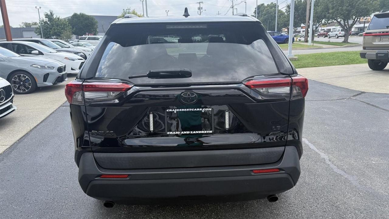 Toyota RAV4 LE AWD 2019