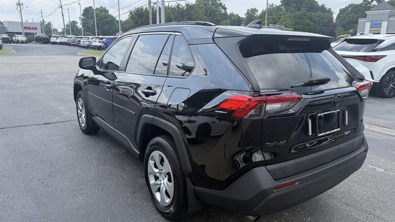 Toyota RAV4 LE AWD 2019