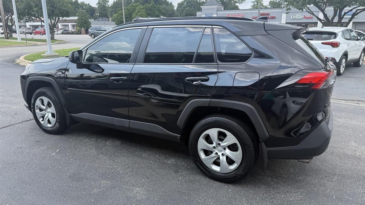 Toyota RAV4 LE AWD 2019