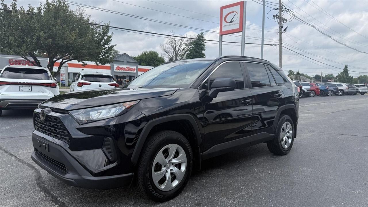 Toyota RAV4 LE AWD 2019