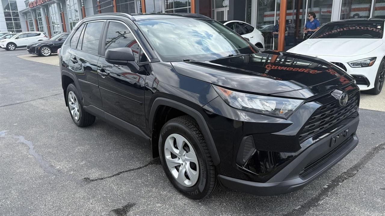 Toyota RAV4 LE AWD 2019