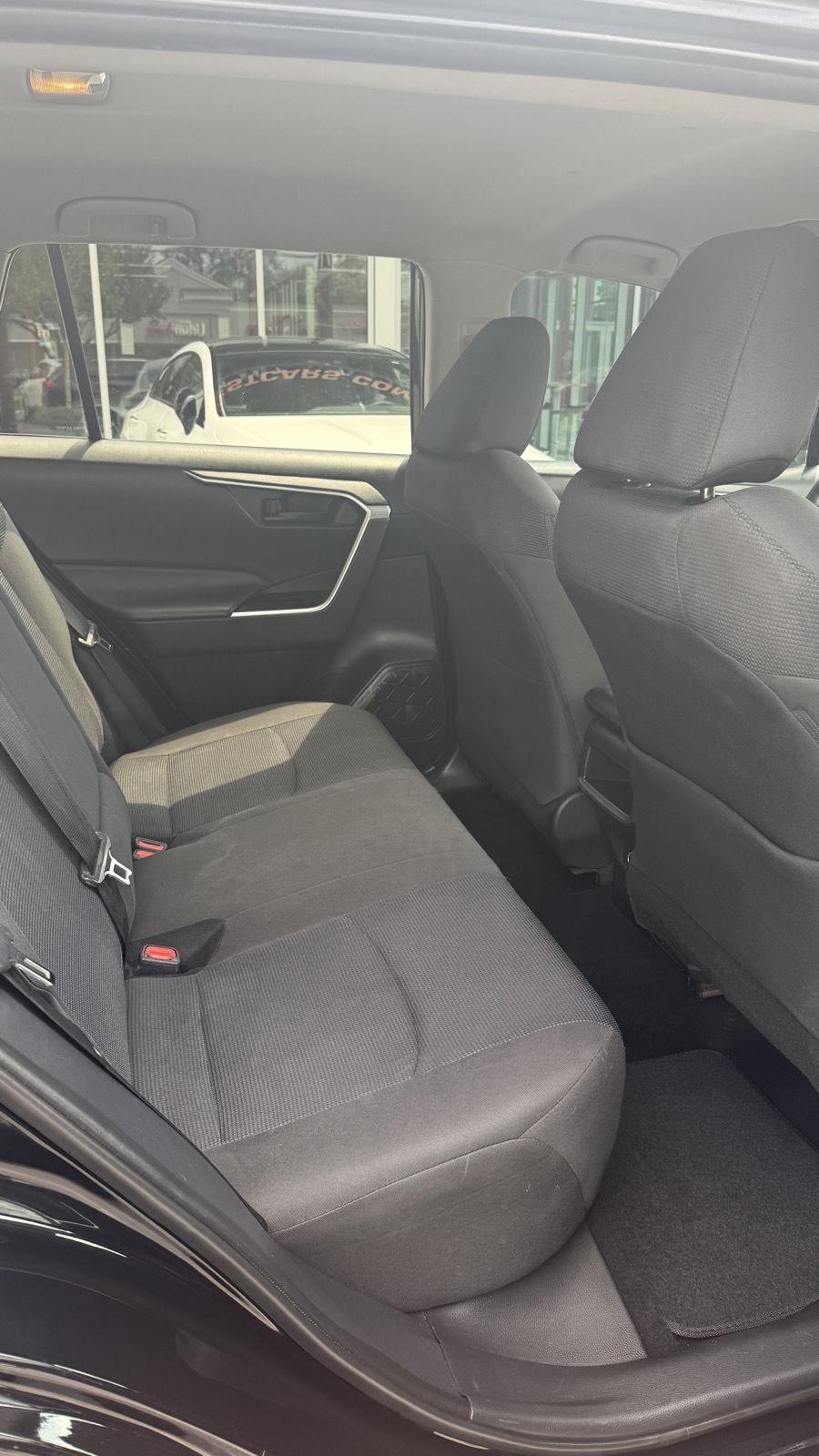 Toyota RAV4 LE AWD 2019