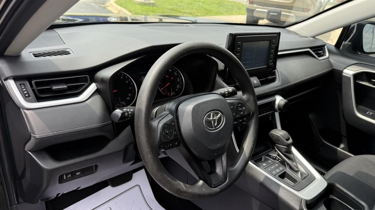 Toyota RAV4 LE AWD 2019