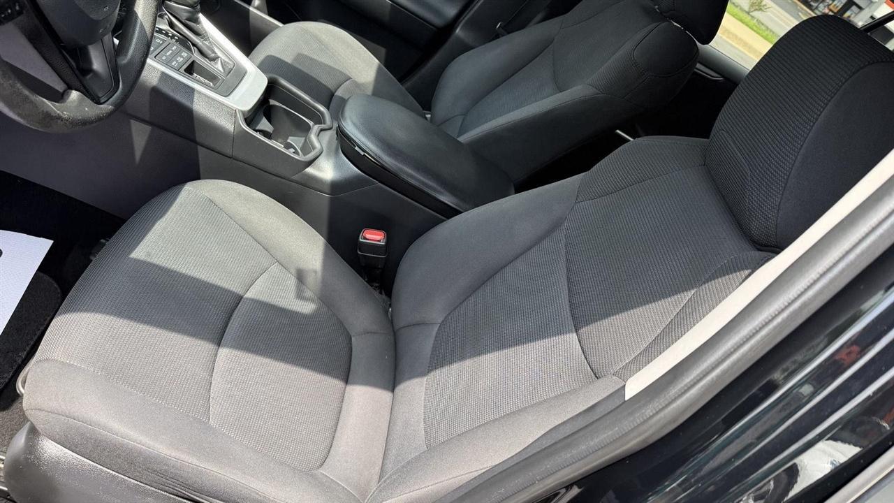 Toyota RAV4 LE AWD 2019