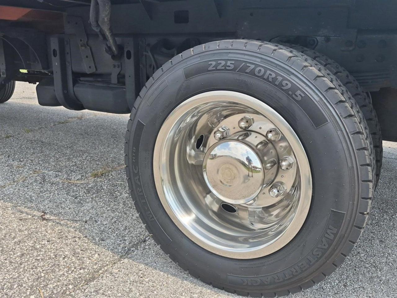 Chevrolet Silverado Medium Duty  2022