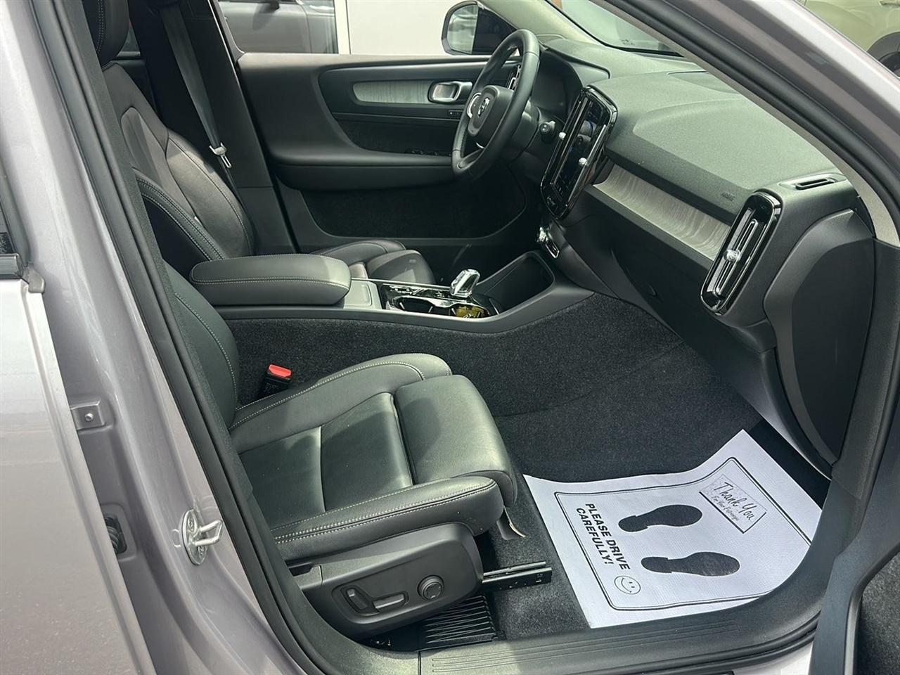 Volvo XC40 B5 Plus Dark AWD 2026