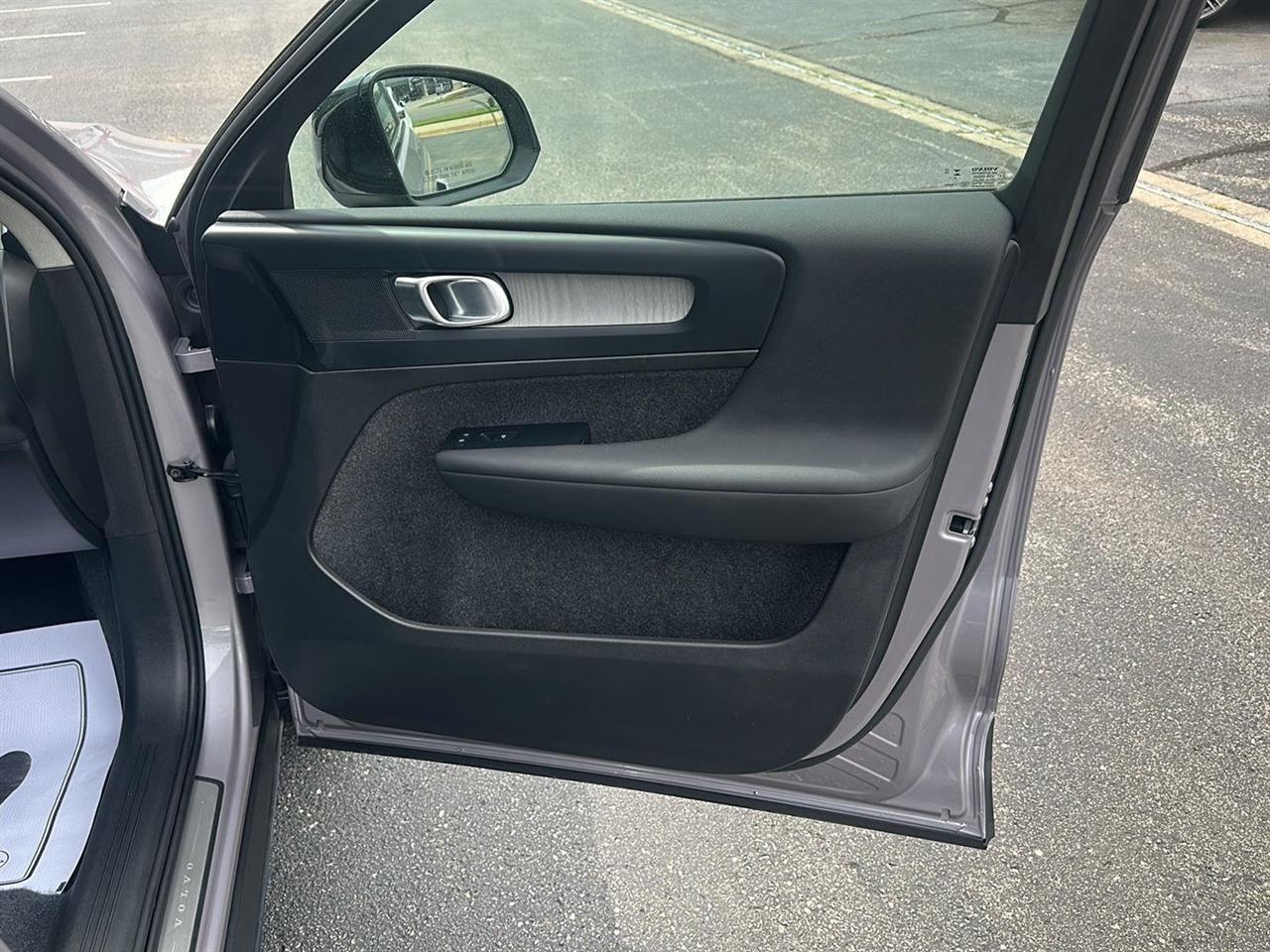 Volvo XC40 B5 Plus Dark AWD 2026