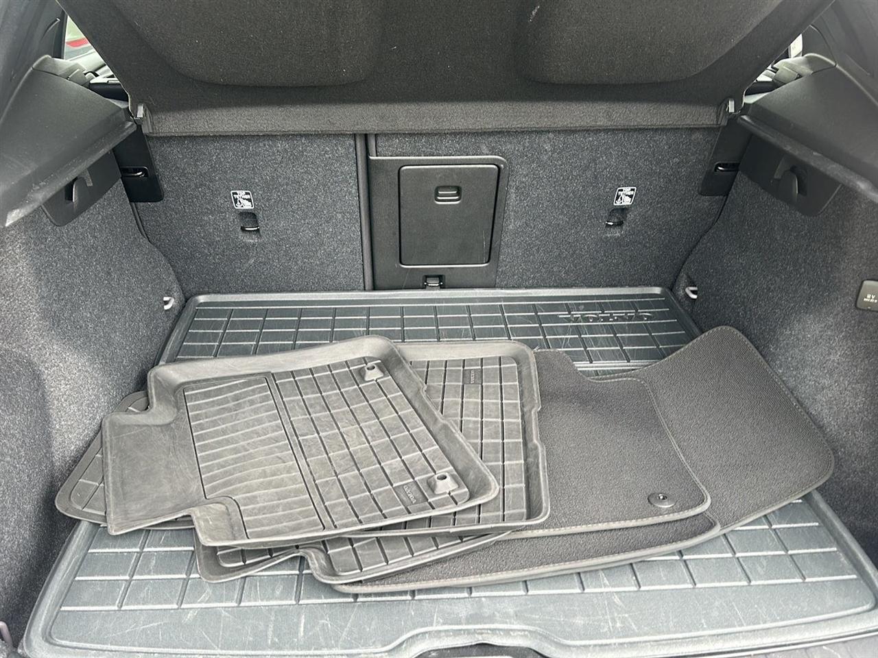 Volvo XC40 B5 Plus Dark AWD 2026