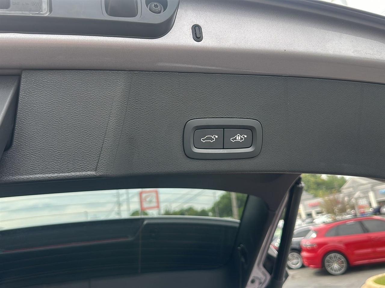 Volvo XC40 B5 Plus Dark AWD 2026